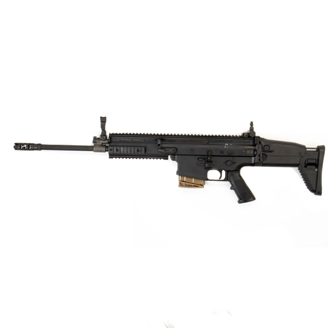 FN Scar 17s